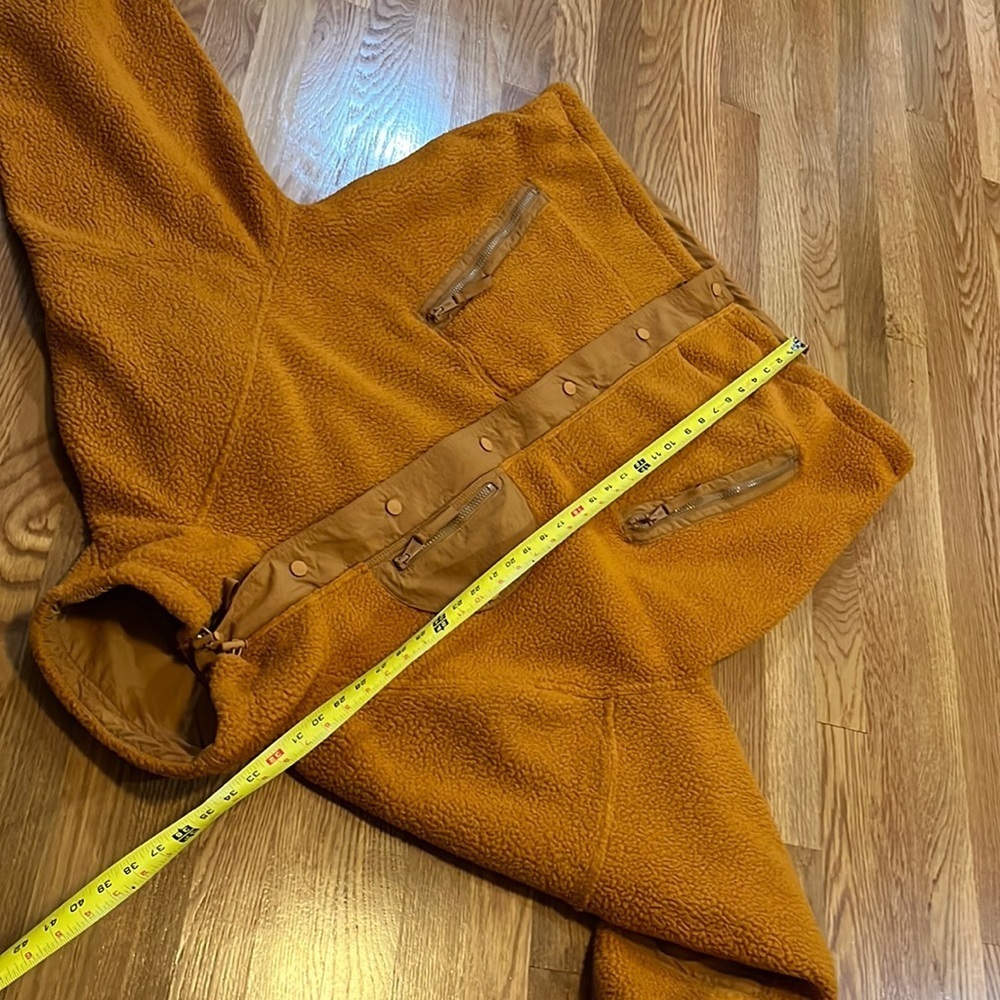 Free People Movement Hit The Trails Fleece Teddy Jacket size Medium NWT - Picture 11 of 12